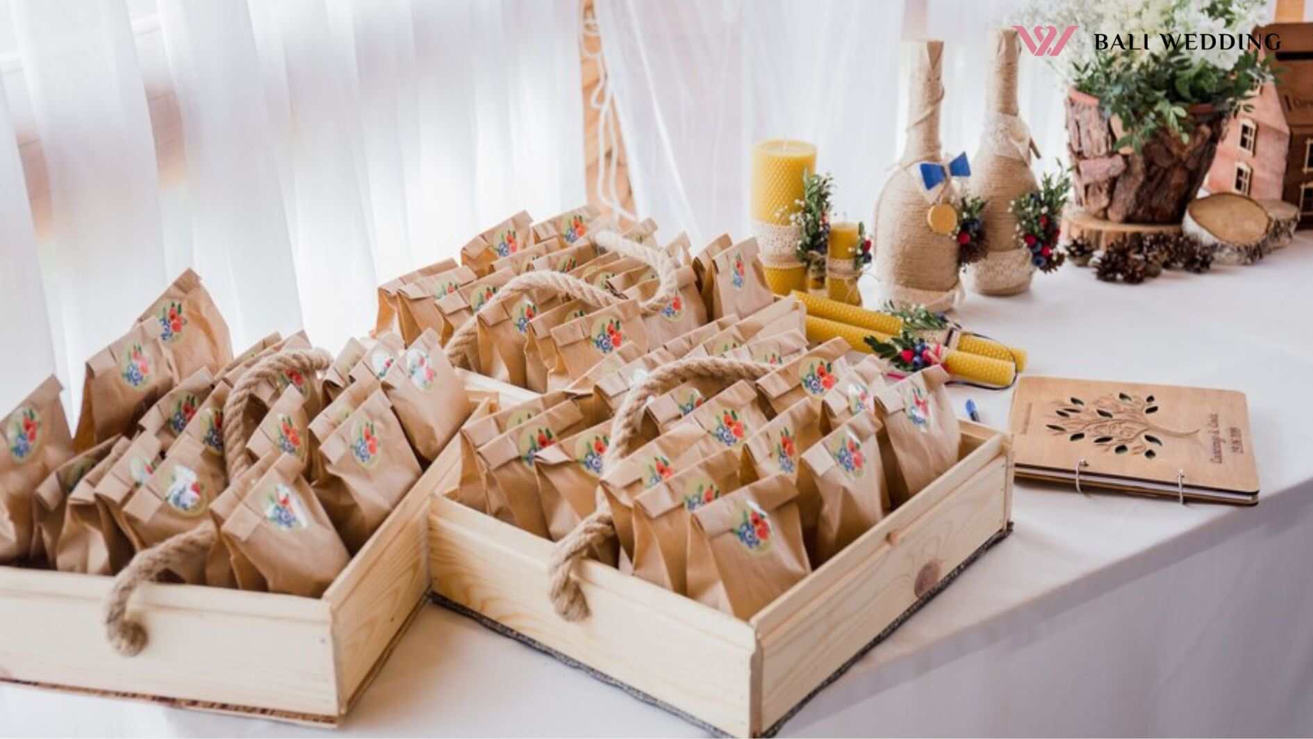 Wedding souvenirs on a table in a restaurant